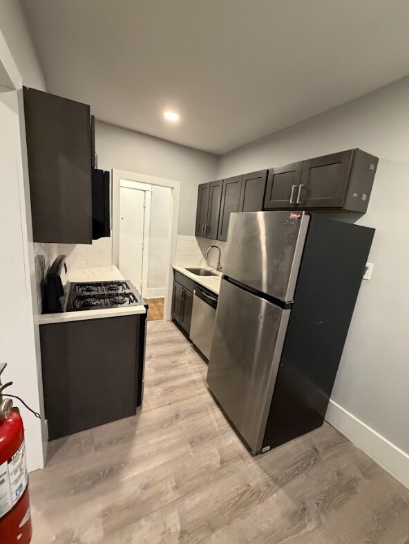 6102 McCallum St in Philadelphia, PA - Foto de edificio - Building Photo