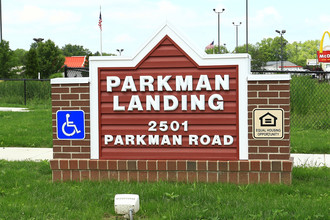 Parkman Landing Senior Apartments in Warren, OH - Foto de edificio - Building Photo