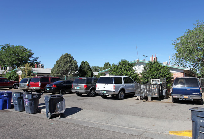 525-529 Indiana St SE in Albuquerque, NM - Building Photo - Building Photo