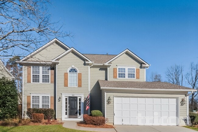 property at 2440 Lunetta Ln