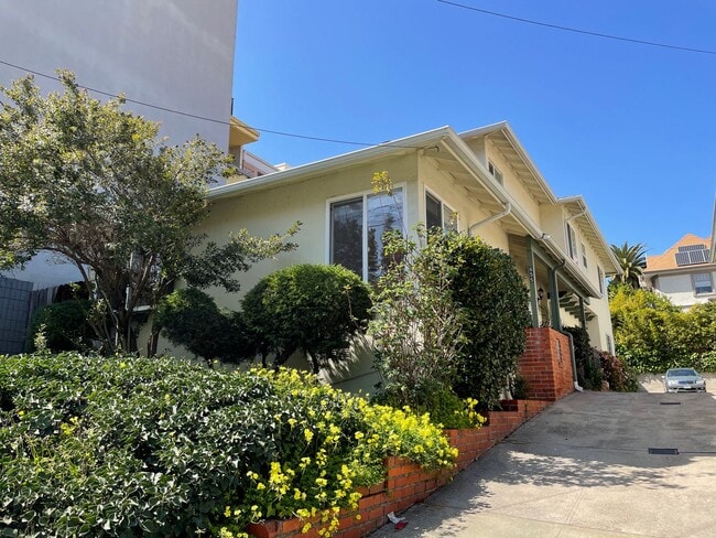 property at 655 Oakland Ave