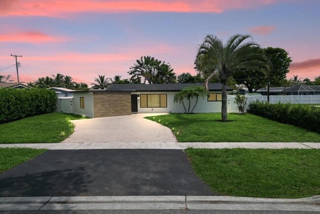 property at 1001 SE 13th Ct