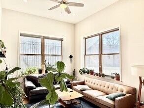 1365 N Leavitt St, Unit 1 in Chicago, IL - Building Photo - Building Photo