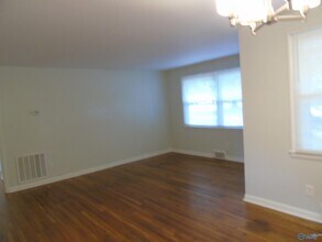 704 Graycroft Dr SW in Huntsville, AL - Building Photo - Building Photo