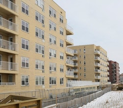Waters Edge in Long Beach, NY - Building Photo - Building Photo