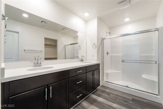 1017 Gentle Swan in Henderson, NV - Building Photo - Building Photo
