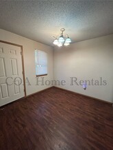 1236 Mathewson St in Wichita, KS - Foto de edificio - Building Photo