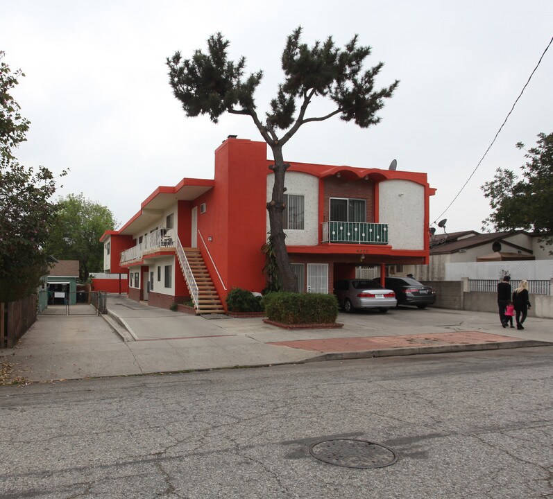 4320 Russell Ave in Los Angeles, CA - Building Photo