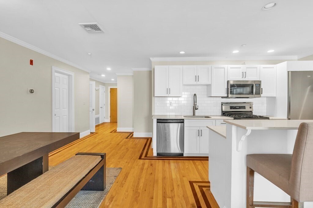 39 Dorchester St, Unit 5 in Boston, MA - Building Photo
