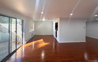 500 Central Park Ave in Scarsdale, NY - Building Photo - Building Photo