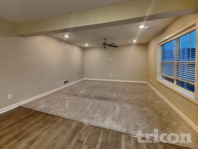 13827 102nd Pl N in Maple Grove, MN - Building Photo - Building Photo