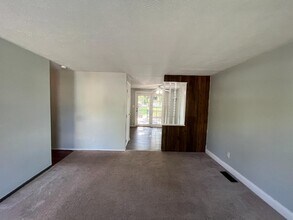 1413 Cardwell Square S in Columbus, OH - Building Photo - Building Photo