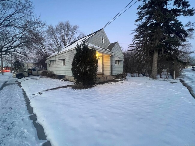 3522 Whitney Ave in Flint, MI - Building Photo - Building Photo