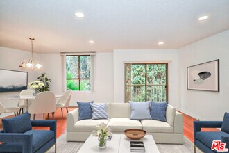 4444 Wilshire Blvd in Los Angeles, CA - Foto de edificio - Building Photo