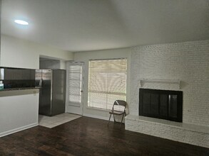 1221 McHam St in Irving, TX - Building Photo - Building Photo