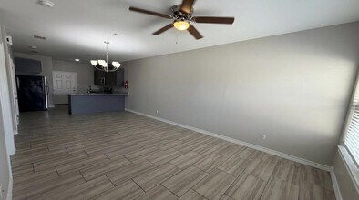 5601 Cuenca Dr in Laredo, TX - Building Photo - Building Photo