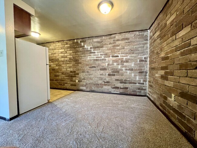 605 Kellywood Manor in New Kensington, PA - Building Photo - Building Photo