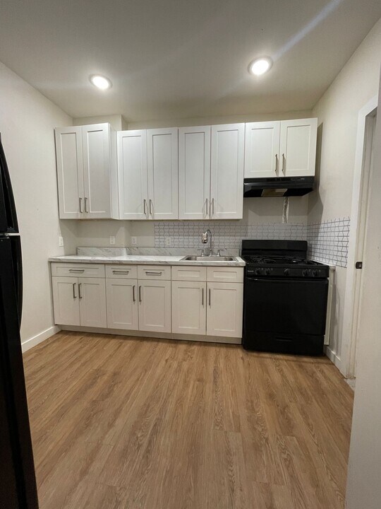 173 Van Nostrand Ave in Jersey City, NJ - Building Photo