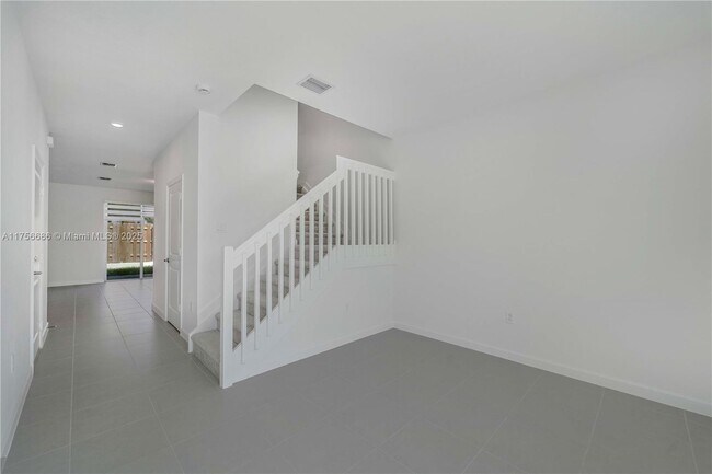 701 SE 13th Street Cir in Homestead, FL - Building Photo - Building Photo