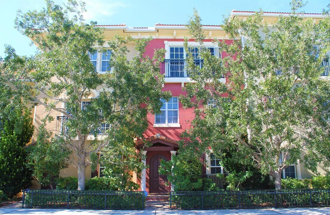 531 S Federal Hwy in Lake Worth Beach, FL - Building Photo