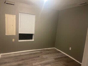 531 New Berlin Rd in Jacksonville, FL - Foto de edificio - Building Photo