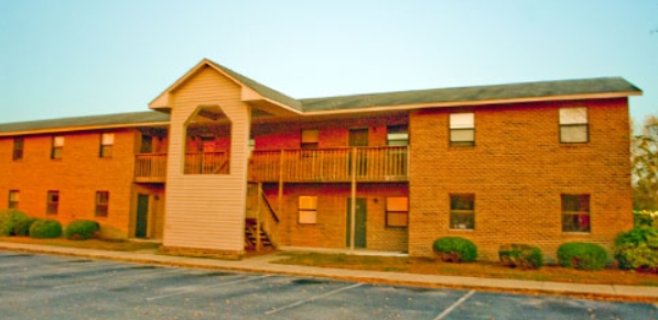 South Square in Winterville, NC - Building Photo