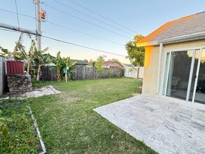 10313 Crystal Point Dr in Orlando, FL - Foto de edificio - Building Photo