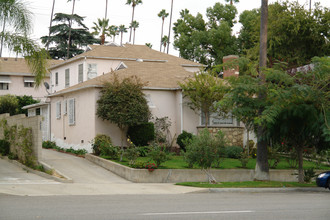 1310 N Brand Blvd in Glendale, CA - Building Photo - Building Photo