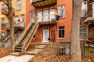 4681-4689 Parthenais Rue in Montréal, QC - Building Photo