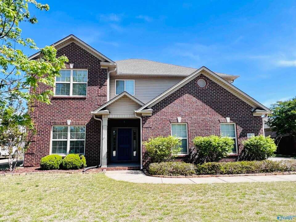 104 Woodvale Dr in Madison, AL - Building Photo