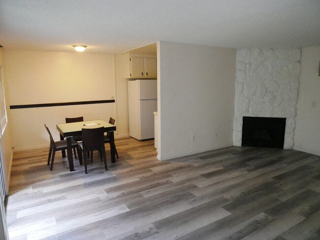 property at 1914 Corinth Ave