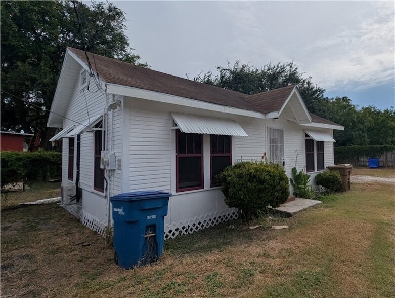 615 6th St in Corpus Christi, TX - Building Photo