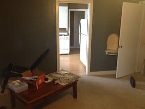 721 N Perry St, Unit Apt 2 Palmer student only in Davenport, IA - Building Photo - Building Photo