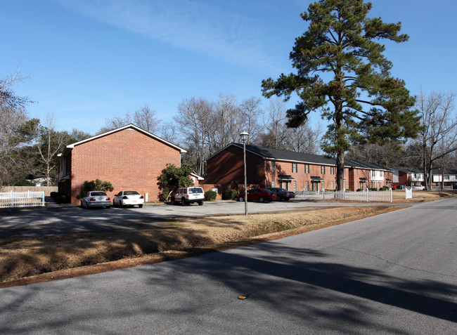 Juniper Apartments in Charleston, SC - Building Photo - Building Photo