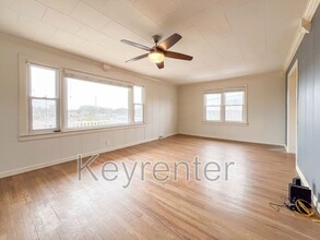1206 E 1st Ave in Lenoir City, TN - Building Photo - Building Photo