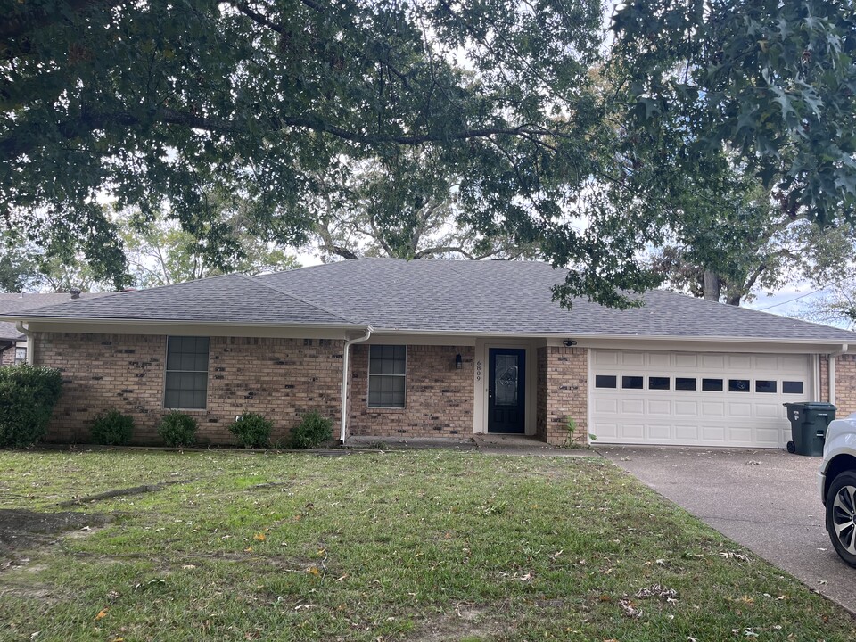 6809 Southplace Dr in Tyler, TX - Building Photo