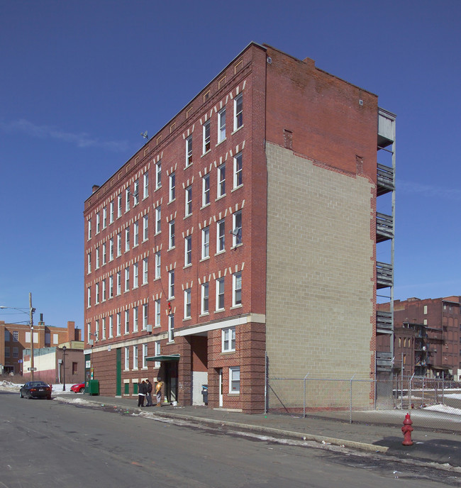 21-31 Essex St in Holyoke, MA - Building Photo - Building Photo