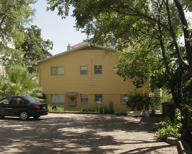 Heritage Arms Apartments in Austin, TX - Building Photo - Building Photo