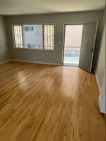 1815 Greenfield Ave in Los Angeles, CA - Building Photo