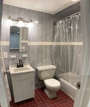 33 Laurel Rd in Kings Park, NY - Building Photo - Building Photo