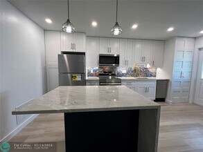 2050 NE 39th St, Unit 106 in Fort Lauderdale, FL - Building Photo - Building Photo