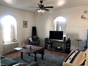 5606 Ridge Avenue in Philadelphia, PA - Building Photo - Building Photo