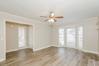 488 Stonebridge Ct in Stone Mountain, GA - Foto de edificio - Building Photo