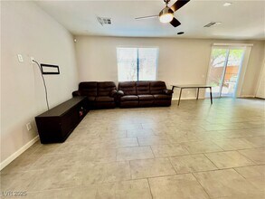 10838 Whipple Crest Ave in Las Vegas, NV - Building Photo - Building Photo