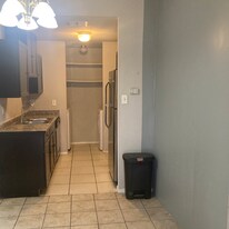 6207 Valley King in San Antonio, TX - Building Photo