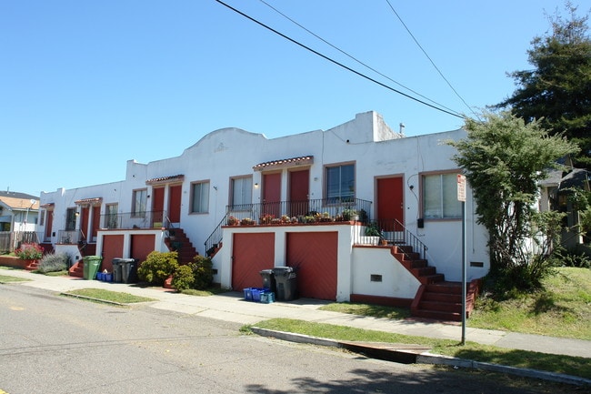 2683-2697 Mabel St in Berkeley, CA - Foto de edificio - Building Photo