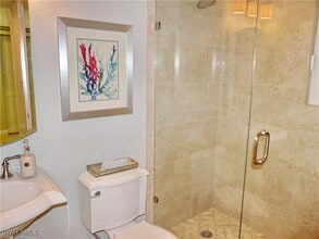 130 N Collier Blvd in Marco Island, FL - Foto de edificio - Building Photo