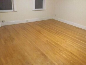 236 Cypress St in Brookline, MA - Foto de edificio - Building Photo