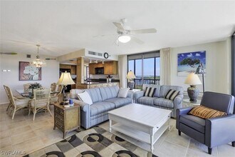 26225 Hickory Blvd, Unit 5A in Bonita Springs, FL - Building Photo - Building Photo