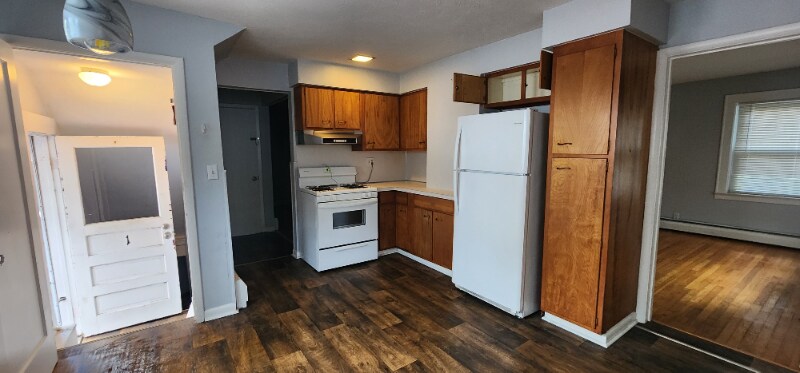 9523 Brewerton Rd in Brewerton, NY - Building Photo